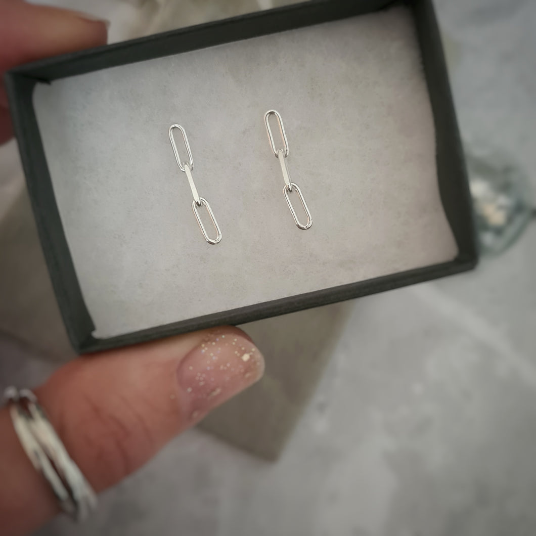 Chain studs