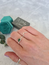 Load image into Gallery viewer, Silver wishbone ring