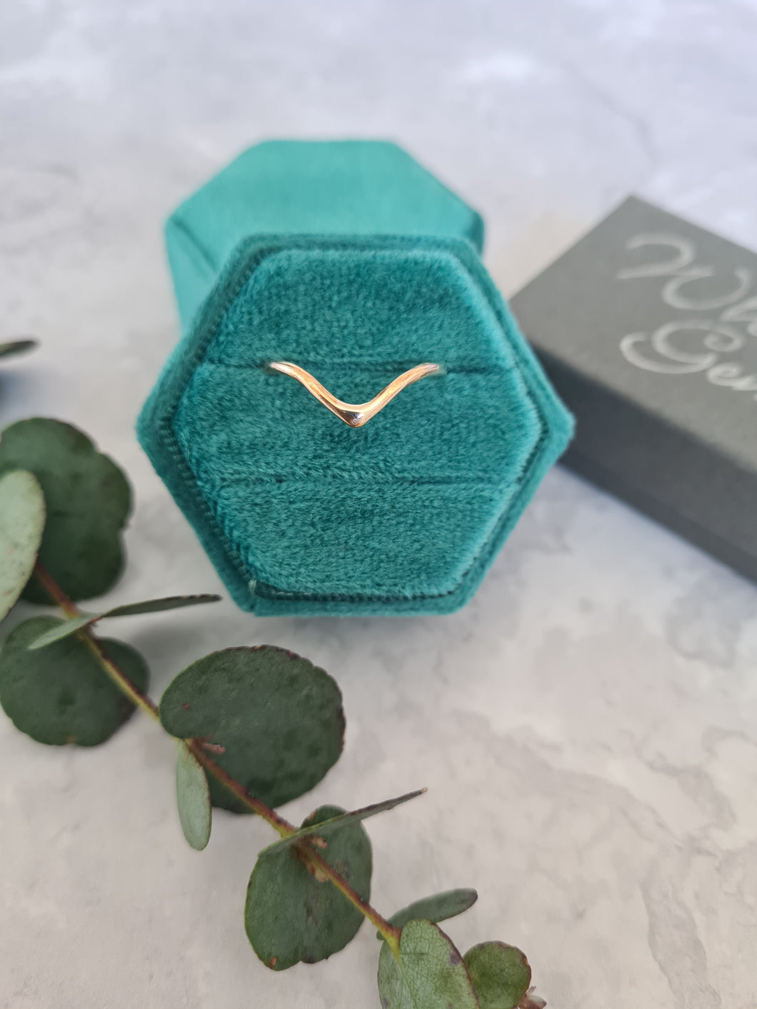 Gold wishbone ring